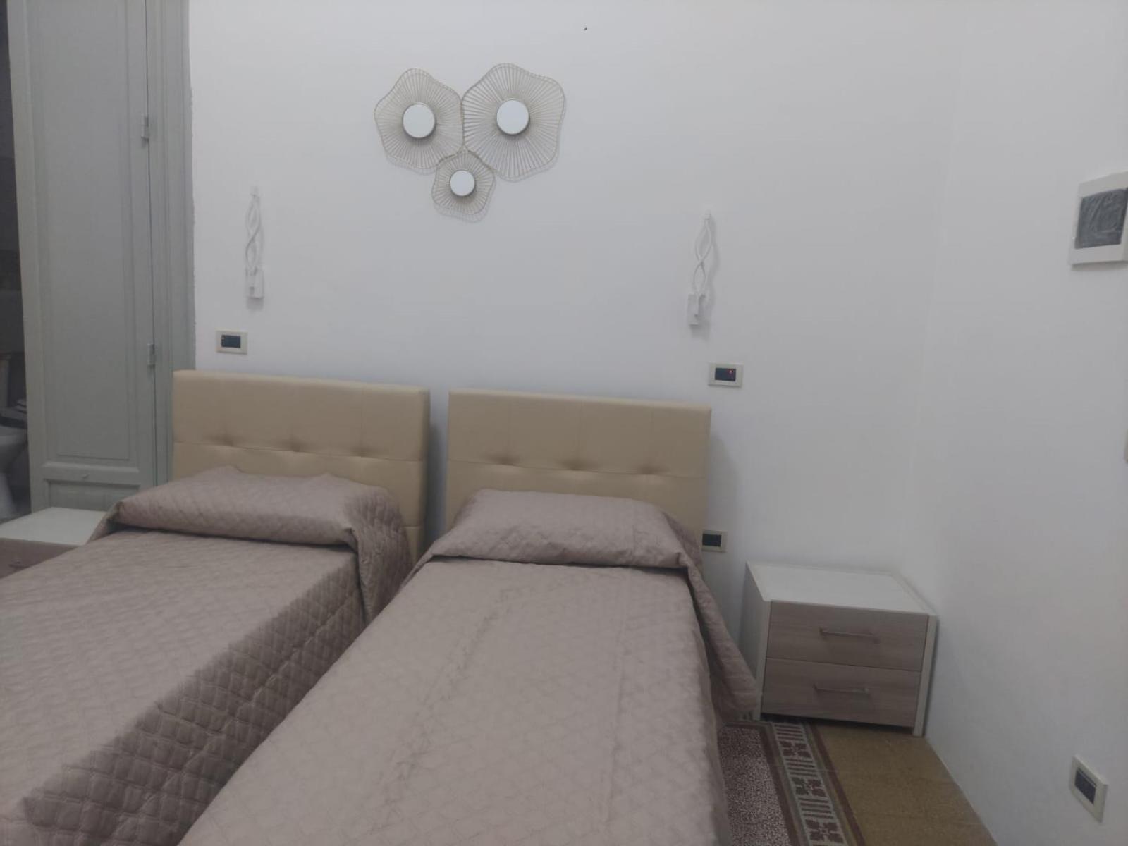 פלרמו Guest House Lamphotel Militello מראה חיצוני תמונה
