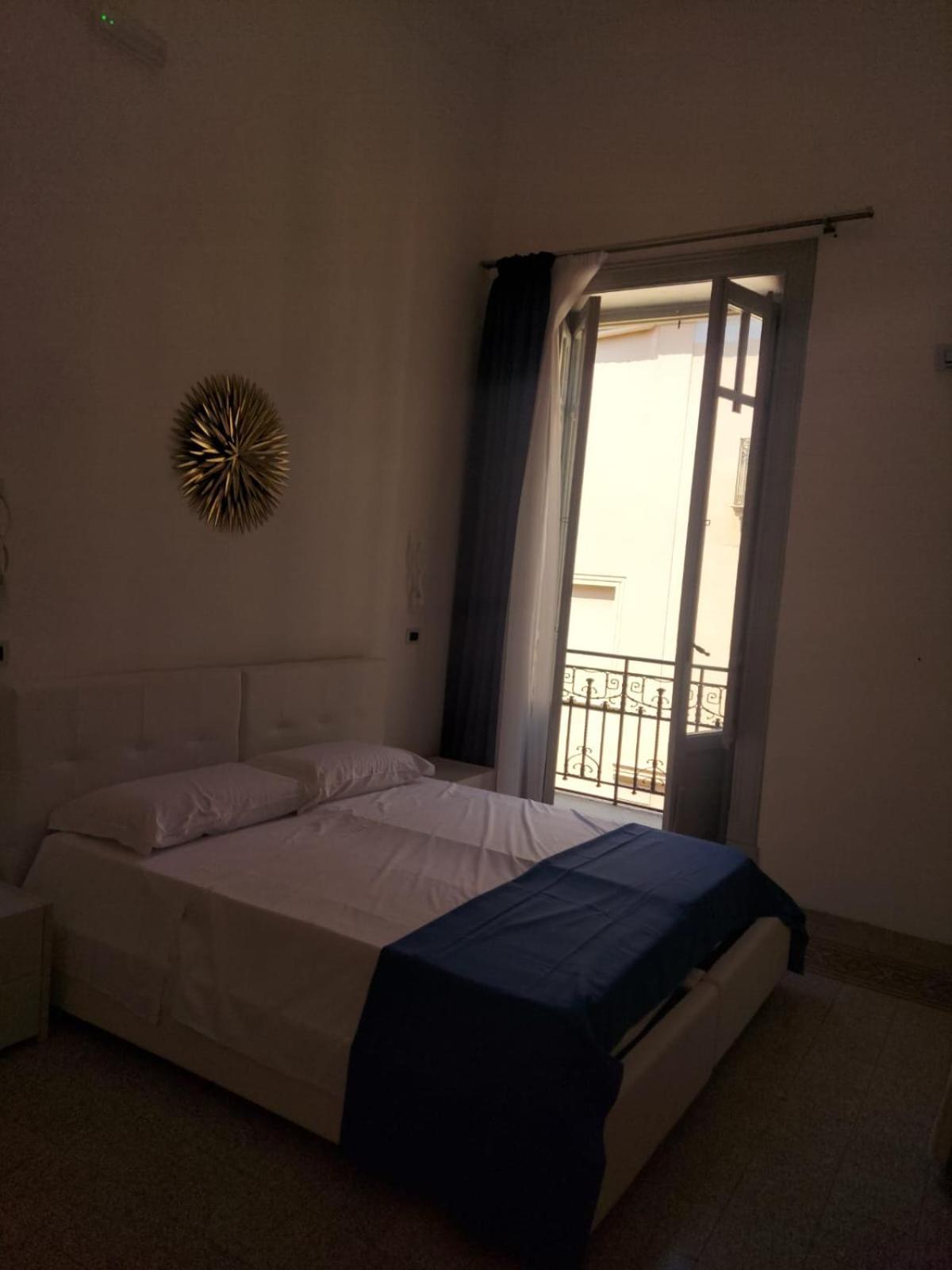 פלרמו Guest House Lamphotel Militello מראה חיצוני תמונה