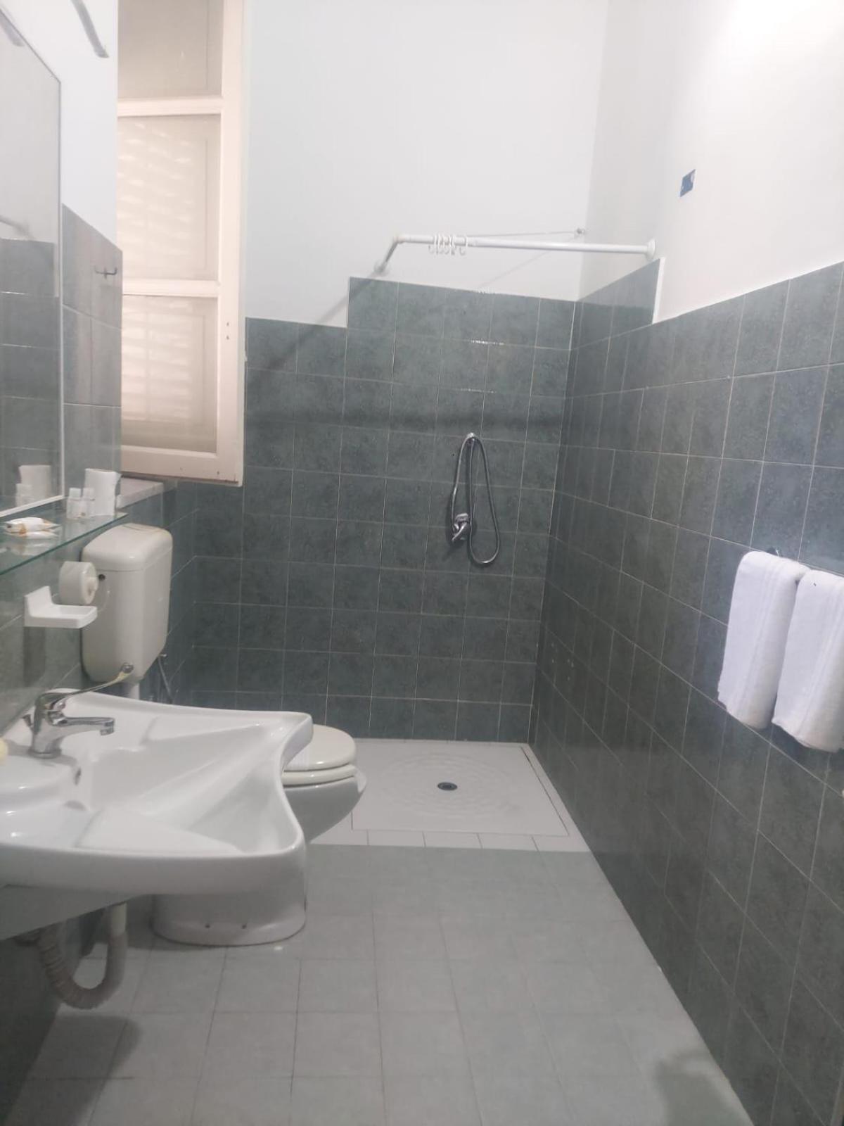 פלרמו Guest House Lamphotel Militello מראה חיצוני תמונה