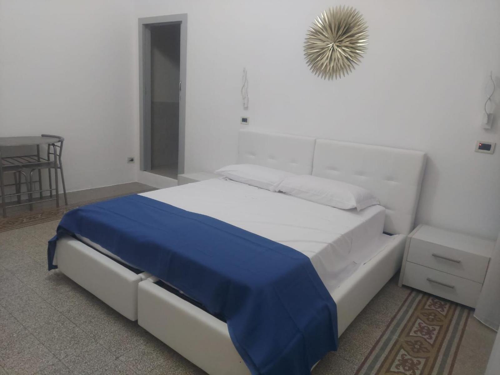 פלרמו Guest House Lamphotel Militello מראה חיצוני תמונה