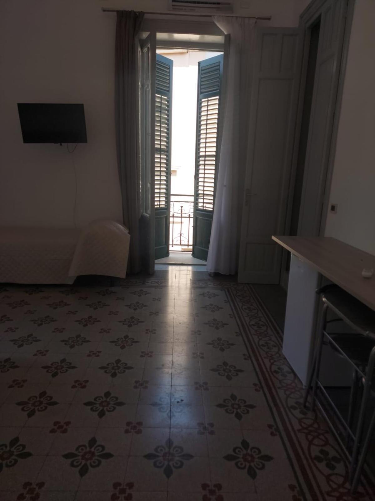 פלרמו Guest House Lamphotel Militello מראה חיצוני תמונה
