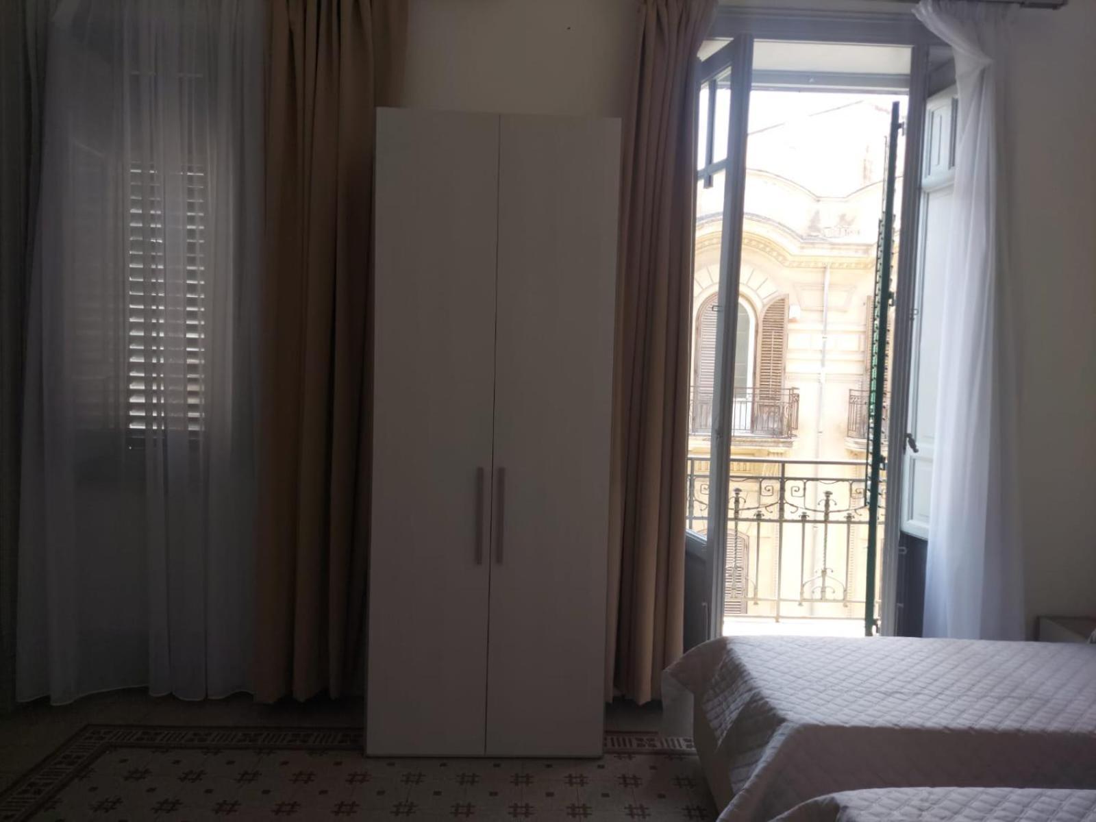 פלרמו Guest House Lamphotel Militello מראה חיצוני תמונה